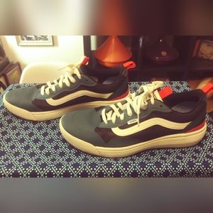Mens size 11 Vans sneakers Blue